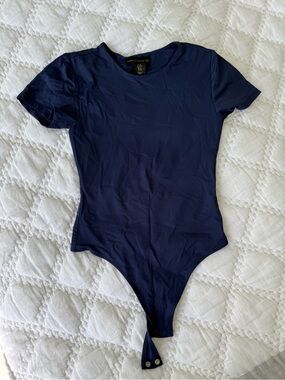 House of Harlow 1960 Navy Short Sleeve Crew Neck Bodysuit